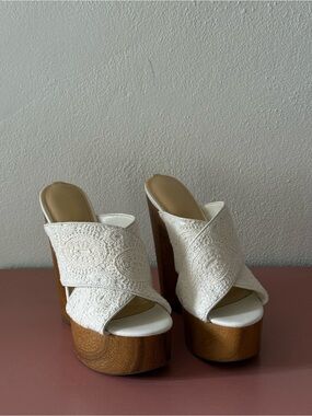 GUESS Teishe Wedge Sandals